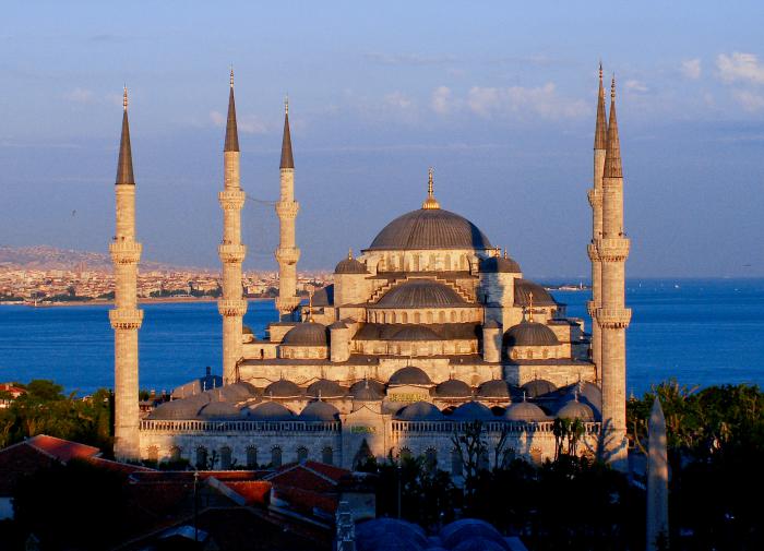 После 70 лет простоя Турция открыла для мусульман древнюю церковь Хора
