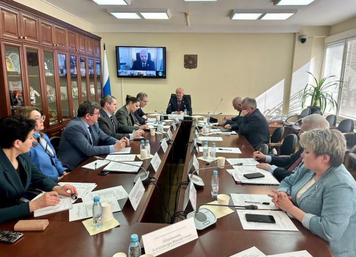 В Госдуме прошло первое заседание рабочей группы по подготовке главного Закона для российских казаков